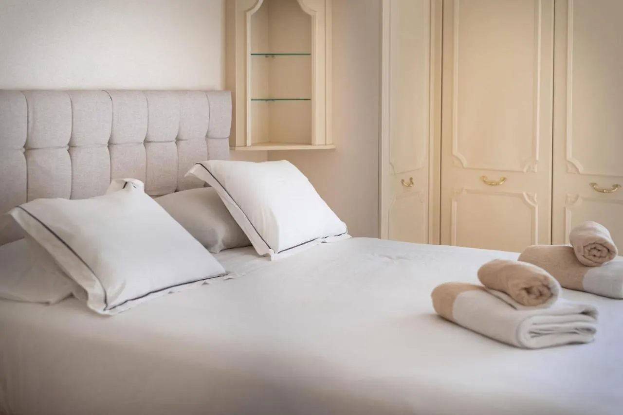 Apartment Neptune Suite-Hosted By Sweetstay Gibraltar