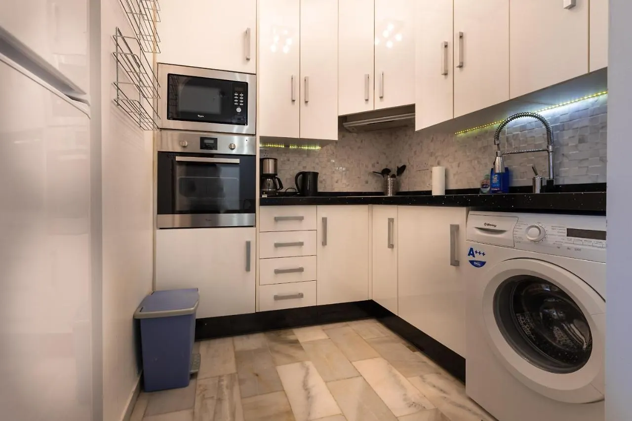Neptune Suite-Hosted By Sweetstay Gibraltar